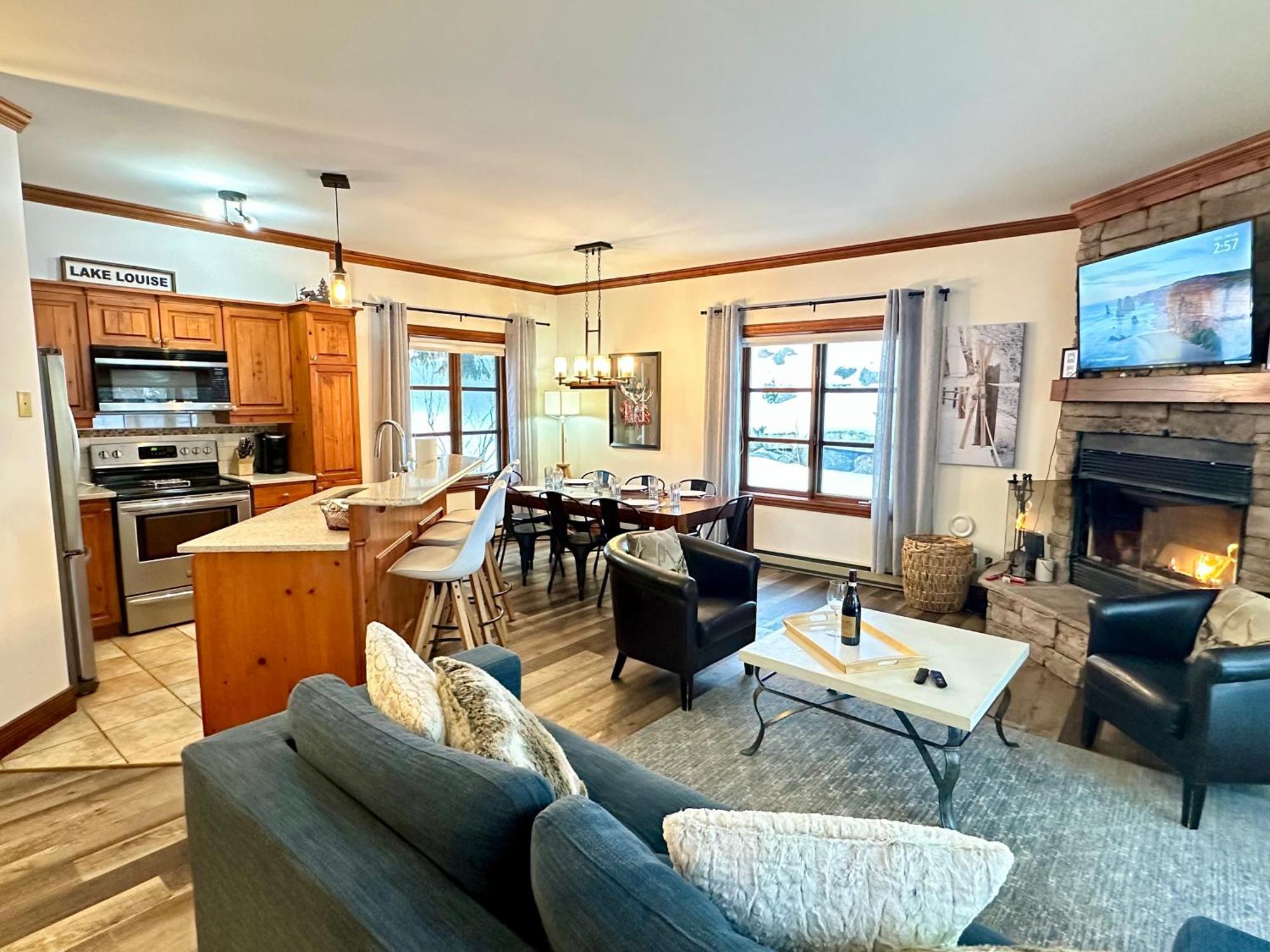 Le Plateau By Tremblant Vacations Apartment มงต์-ทร็องบล็องต์ ภายนอก รูปภาพ